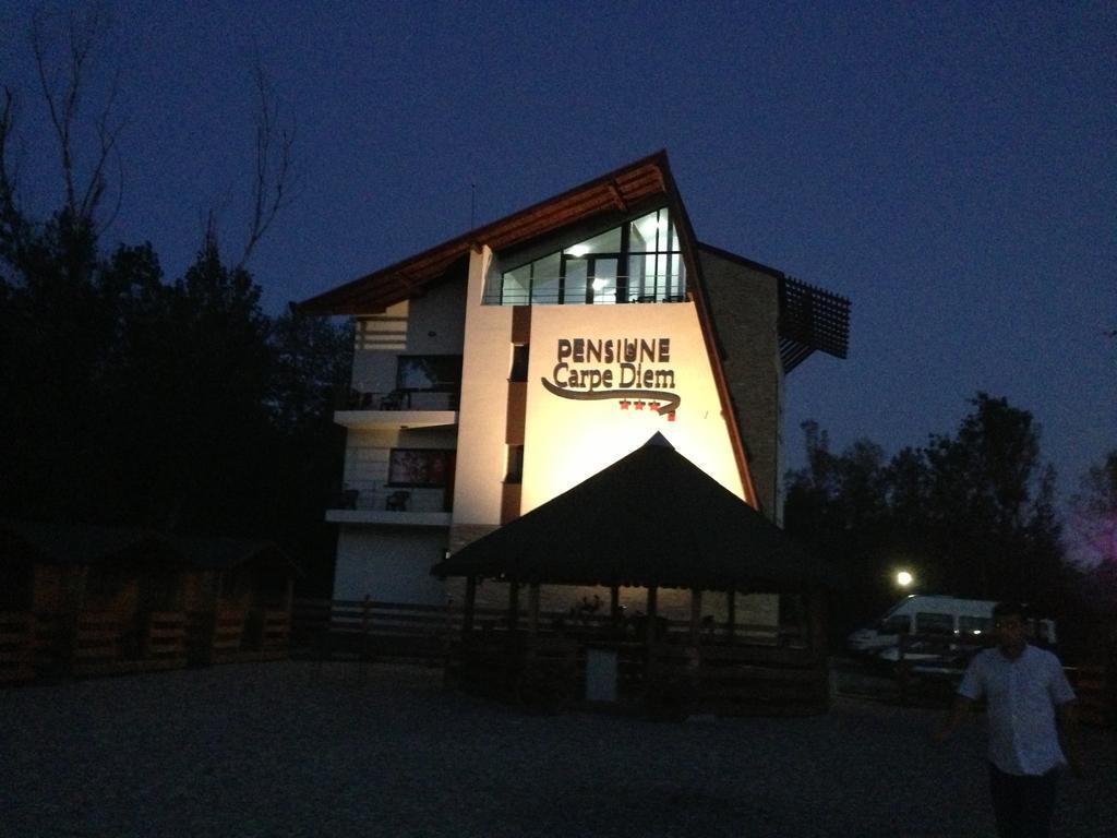 Pensiunea Carpe Diem Ramnicu Valcea Exterior foto