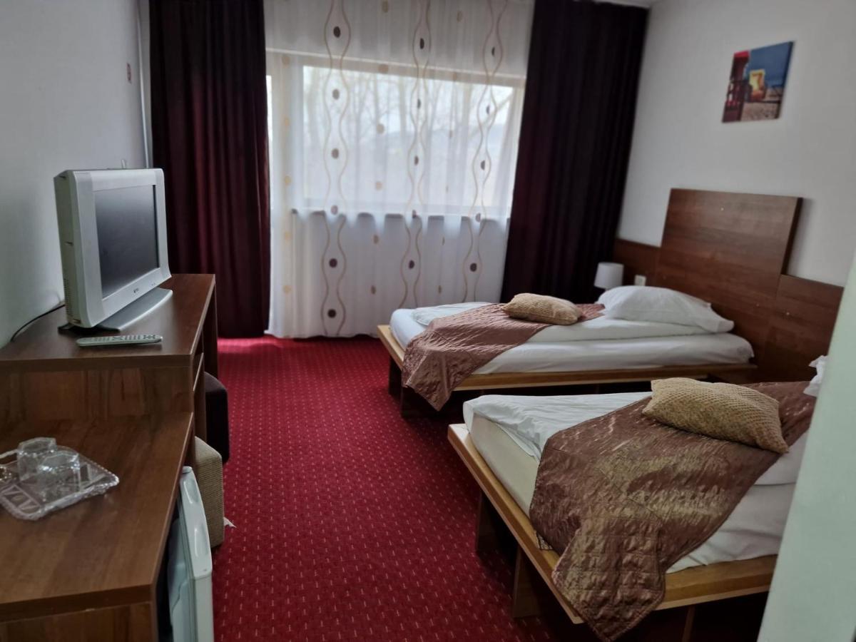 Pensiunea Carpe Diem Ramnicu Valcea Exterior foto