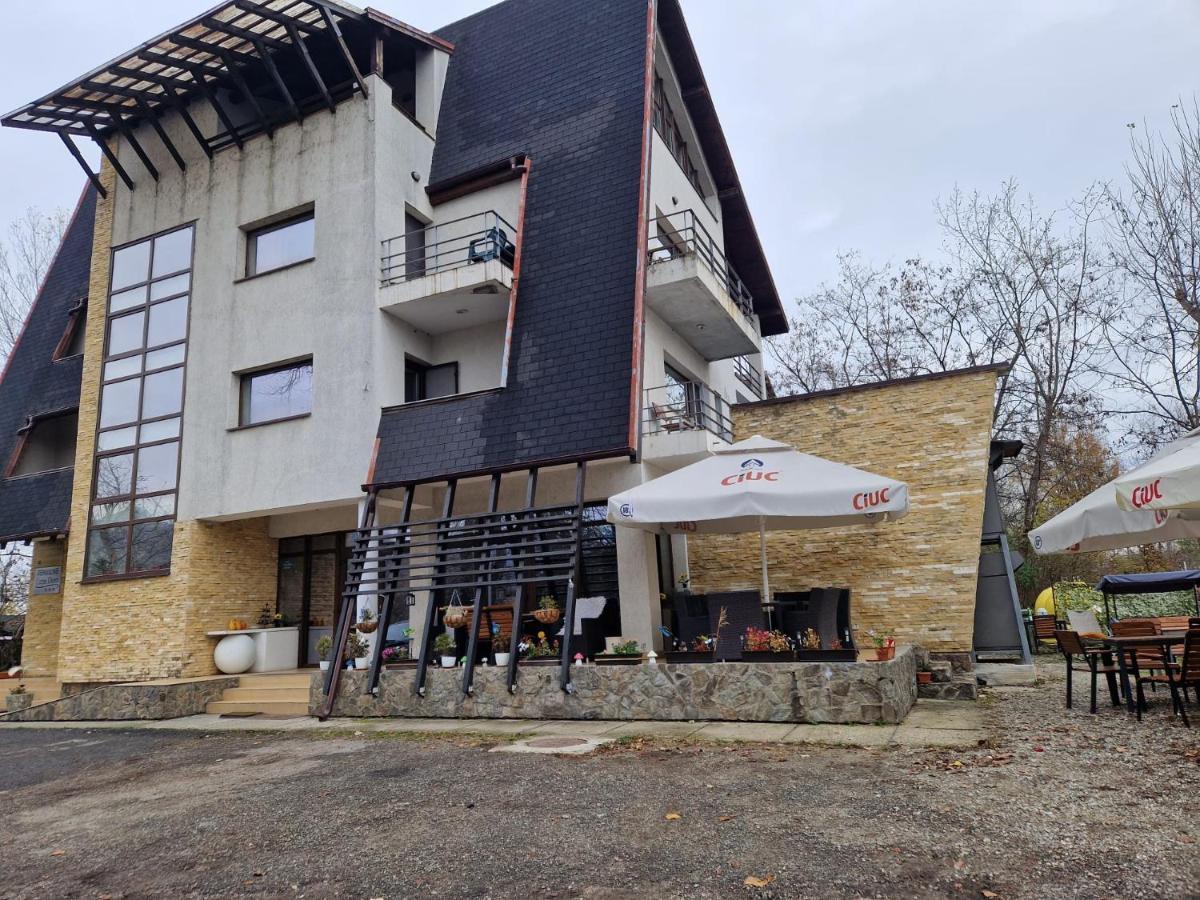 Pensiunea Carpe Diem Ramnicu Valcea Exterior foto