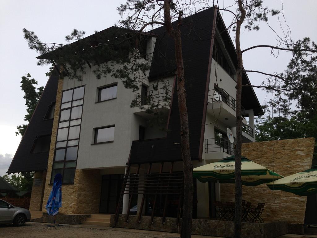 Pensiunea Carpe Diem Ramnicu Valcea Exterior foto